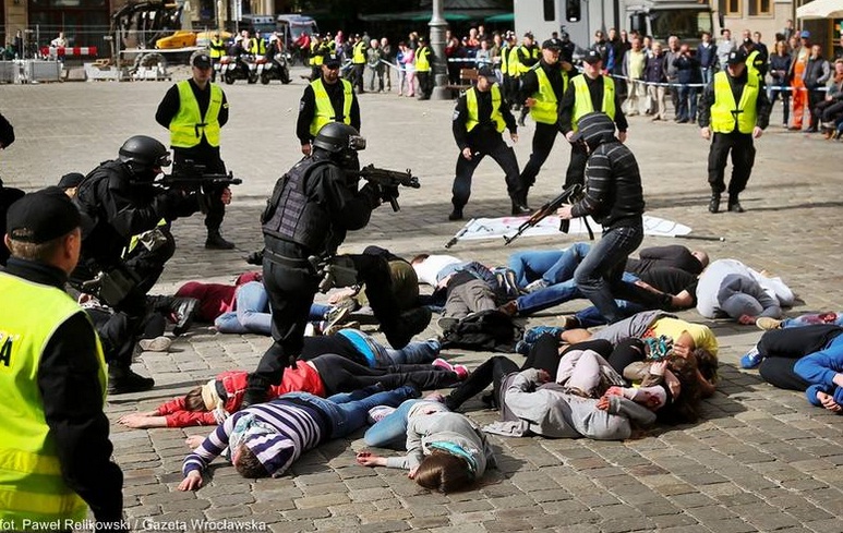 Wrocław: Policja kryminalizuje protesty społeczne. „Obrońcy zieleni miejskiej podkładają bombę”